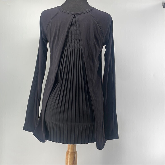 Lululemon Making Moves Long Sleeve
Black sz 6 - Picture 9 of 12